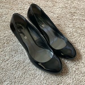 DKNYC black patent wedge heels Dottie style size 8.5 women